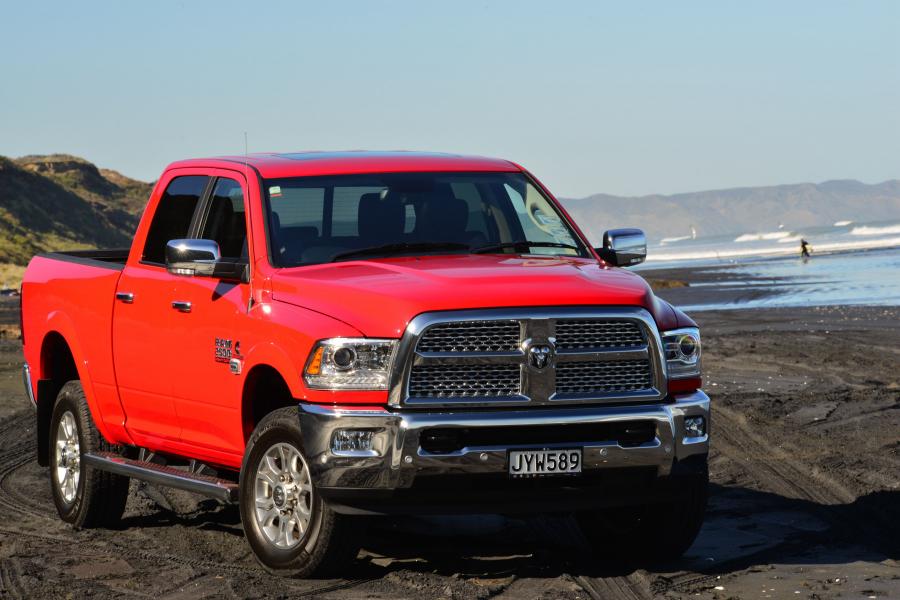  Dodge Ram 2500 Laramie Crew Cab 2015 года  (AU) (фото 9 из 40)